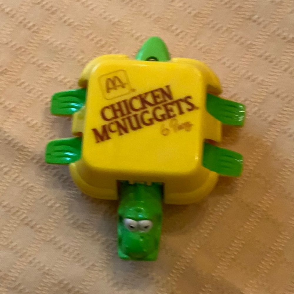 Collectibles changeable dinosaurs